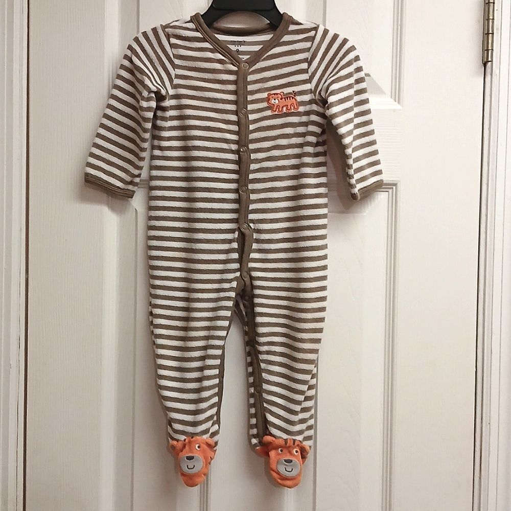 🩷Carter's Boys Footsie Pajamas Size 9M. Tiger themed